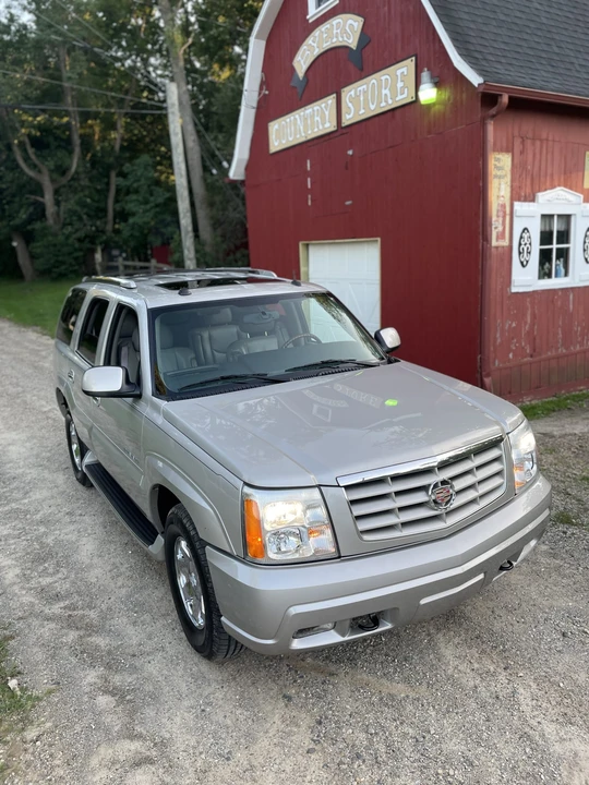2004 Cadillac Escalade & EXT 2nd Gen - Image 2 of 31