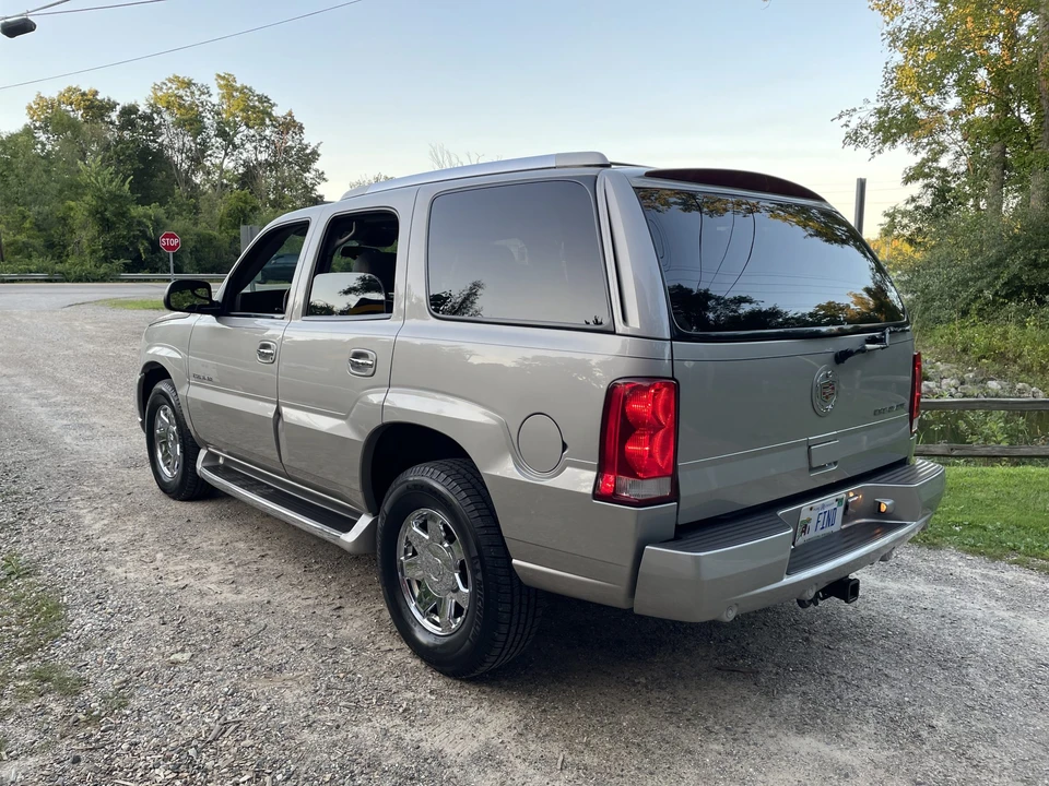 2004 Cadillac Escalade & EXT 2nd Gen - Image 29 of 31