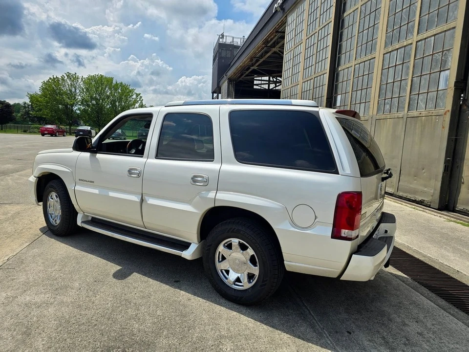2004 Cadillac Escalade & EXT 2nd Gen - Image 7 of 21