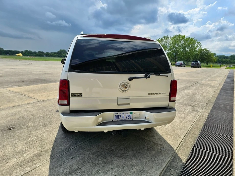 2004 Cadillac Escalade & EXT 2nd Gen - Image 8 of 21
