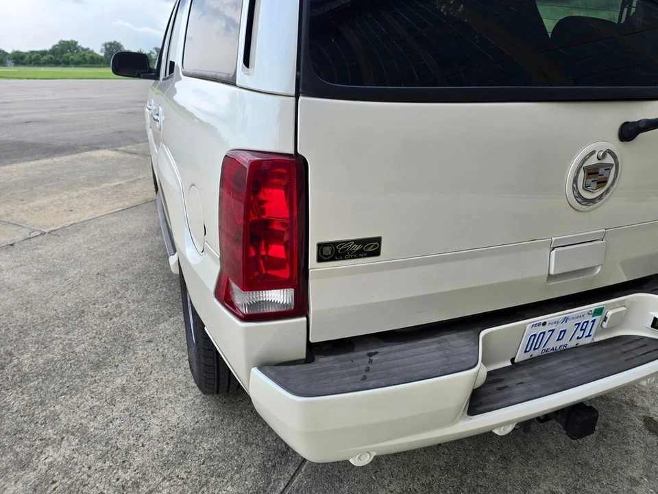 2004 Cadillac Escalade & EXT 2nd Gen - Image 14 of 21