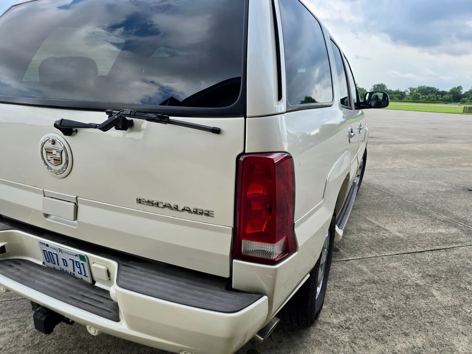 2004 Cadillac Escalade & EXT 2nd Gen - Image 15 of 21