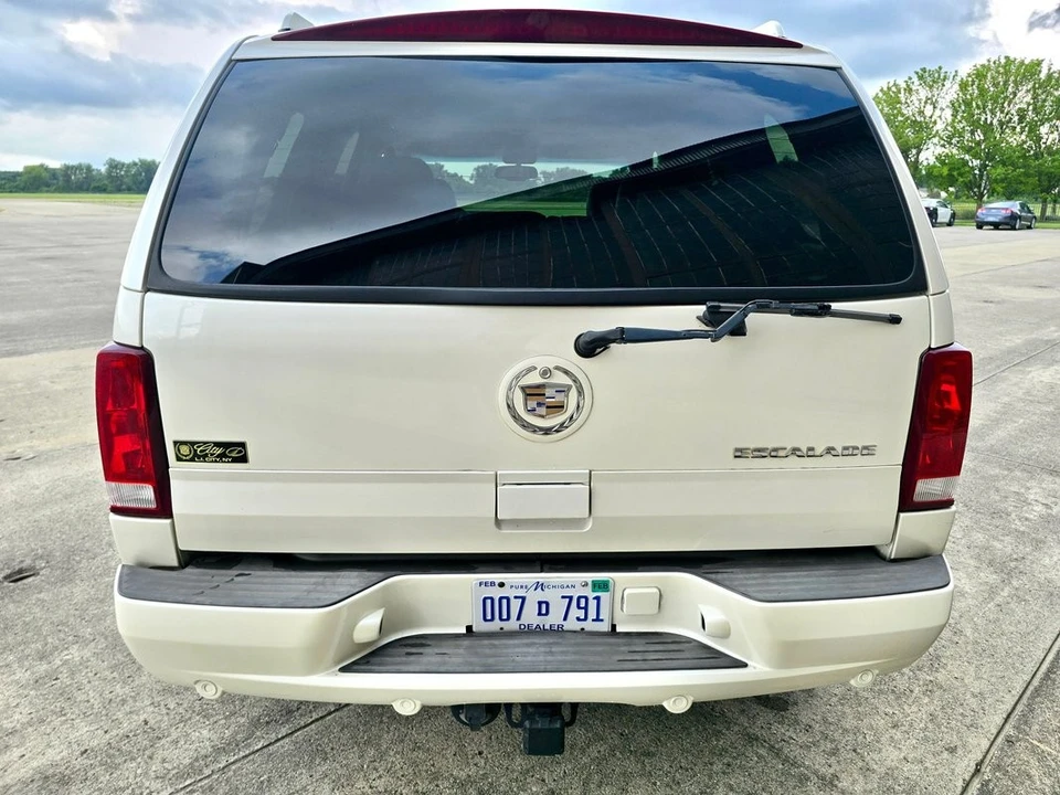 2004 Cadillac Escalade & EXT 2nd Gen - Image 13 of 21