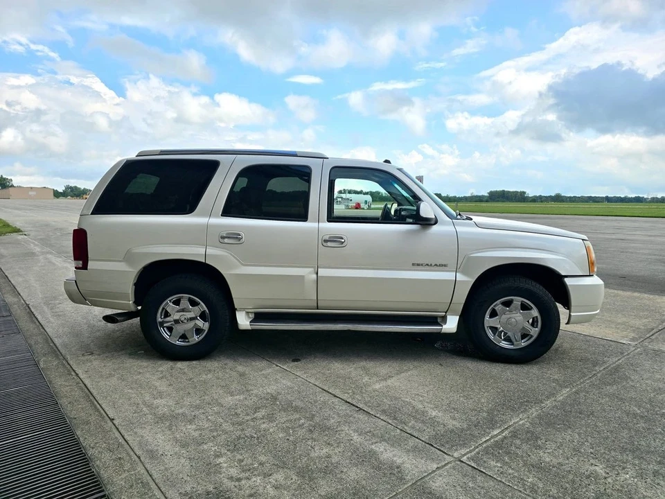 2004 Cadillac Escalade & EXT 2nd Gen - Image 10 of 21