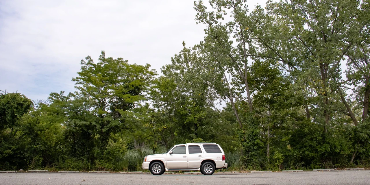 2004 Cadillac Escalade & EXT 2nd Gen - Image 6 of 31