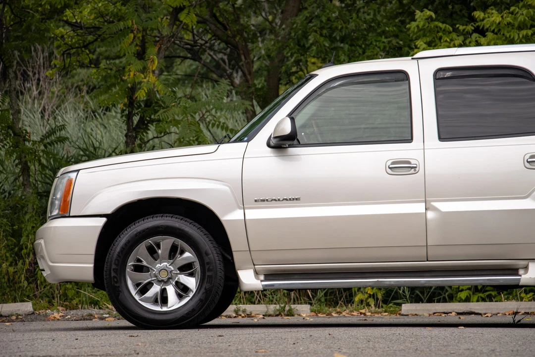 2004 Cadillac Escalade & EXT 2nd Gen - Image 26 of 31