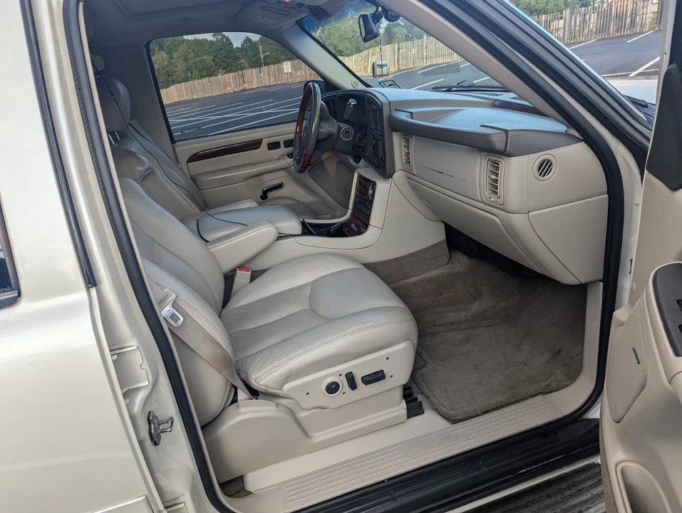 2004 Cadillac Escalade & EXT 2nd Gen - Image 14 of 20