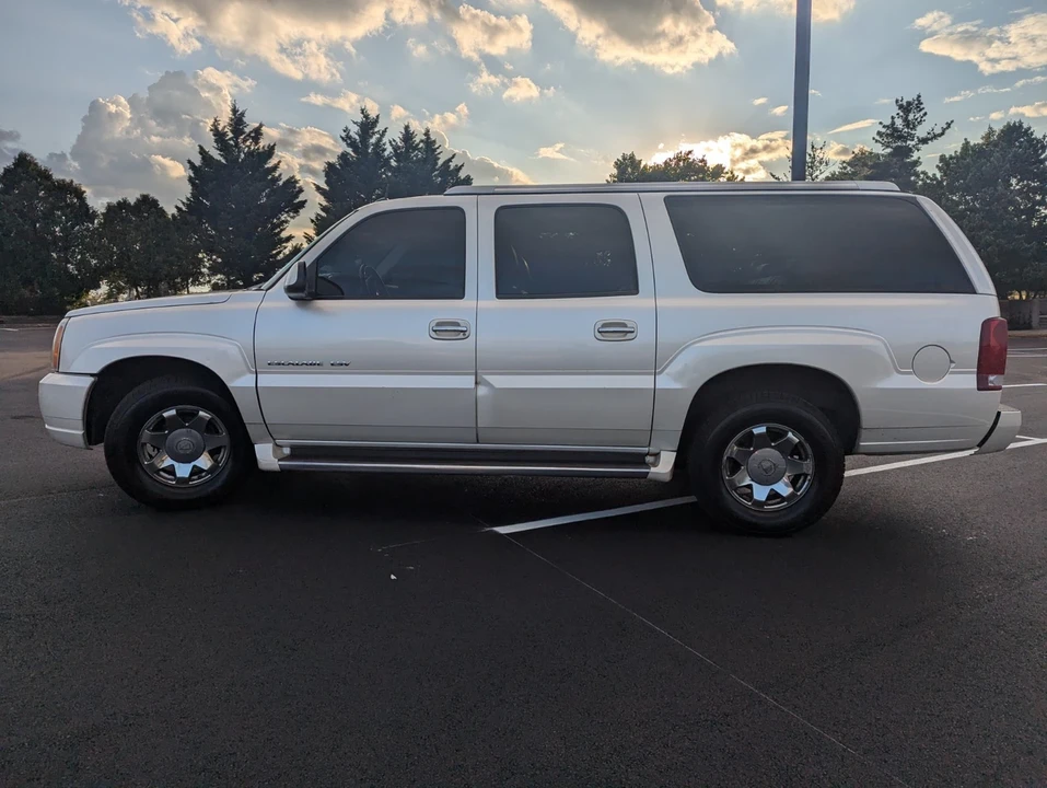 2004 Cadillac Escalade & EXT 2nd Gen - Image 8 of 20