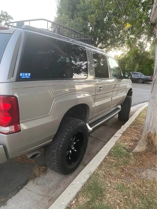 2004 Cadillac Escalade & EXT 2nd Gen - Image 10 of 10