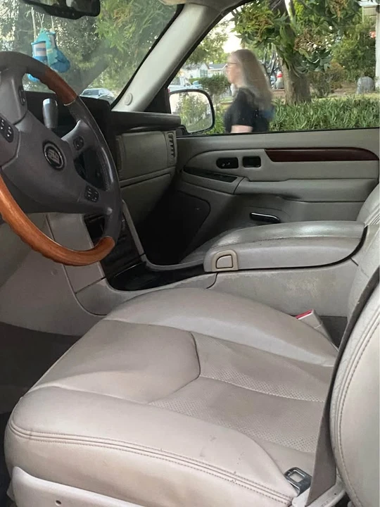 2004 Cadillac Escalade & EXT 2nd Gen - Image 8 of 10