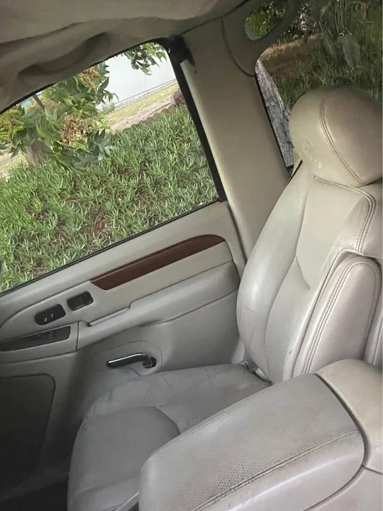 2004 Cadillac Escalade & EXT 2nd Gen - Image 6 of 10
