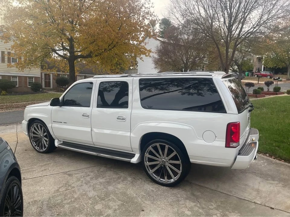 2004 Cadillac Escalade & EXT 2nd Gen - Image 9 of 9