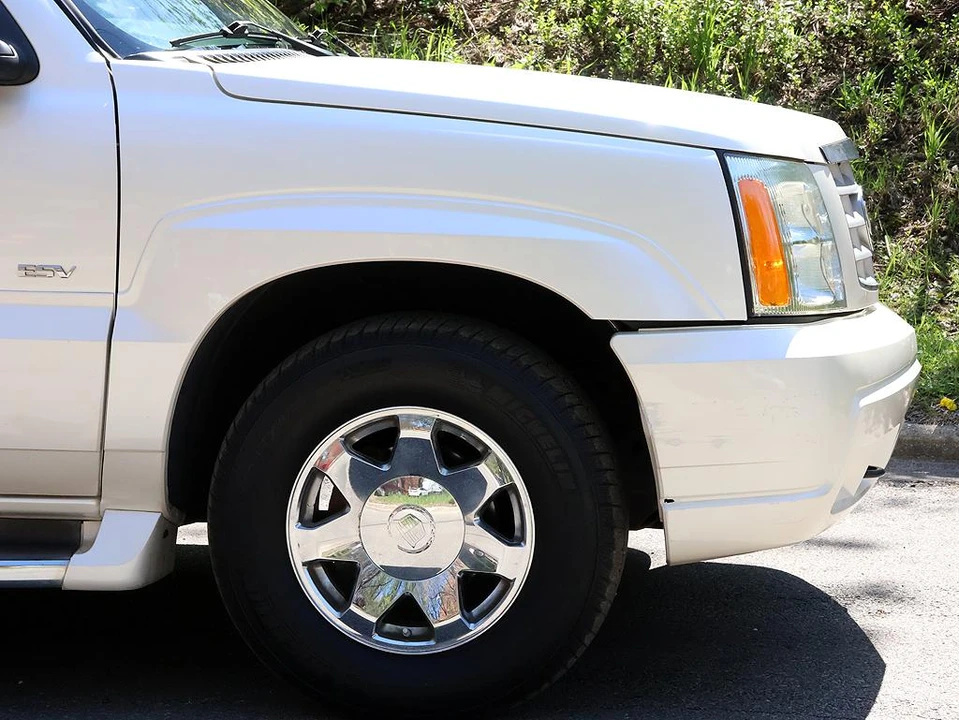 2004 Cadillac Escalade & EXT 2nd Gen - Image 18 of 31