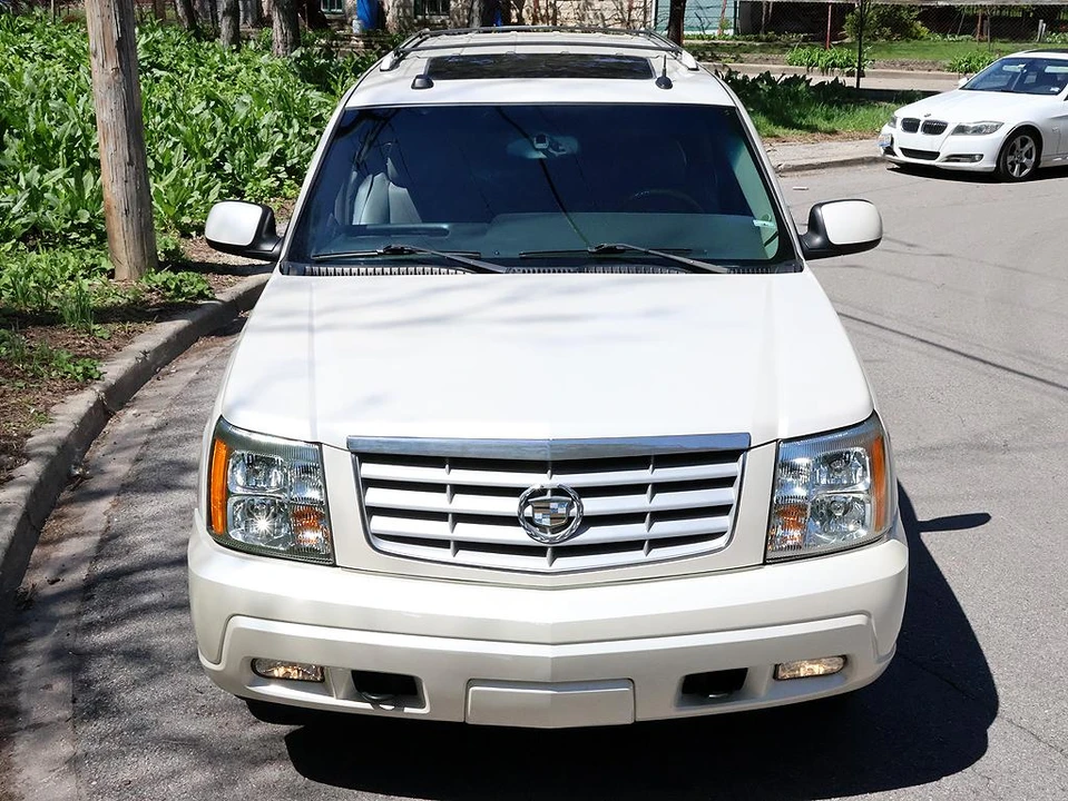 2004 Cadillac Escalade & EXT 2nd Gen - Image 9 of 31