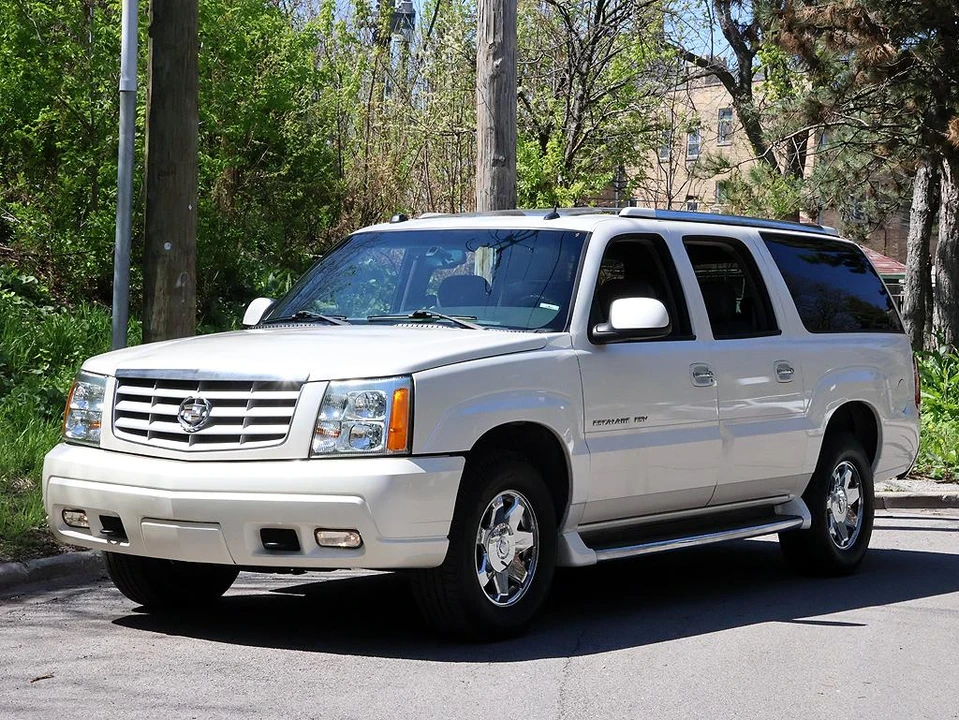 2004 Cadillac Escalade & EXT 2nd Gen - Image 2 of 31
