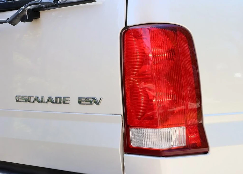 2004 Cadillac Escalade & EXT 2nd Gen - Image 15 of 31