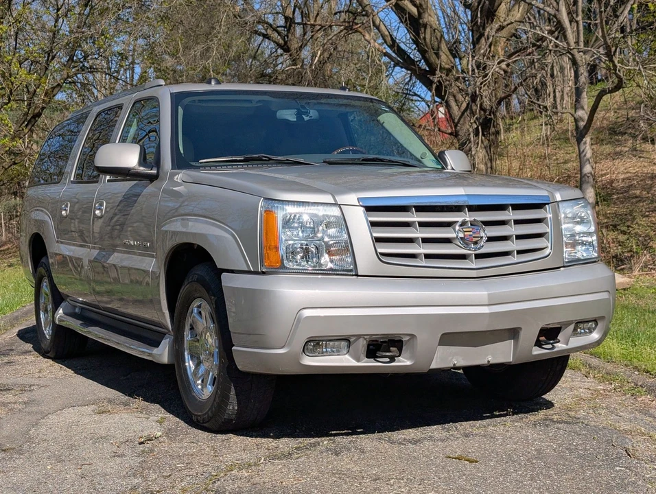 2004 Cadillac Escalade & EXT 2nd Gen - Image 3 of 31
