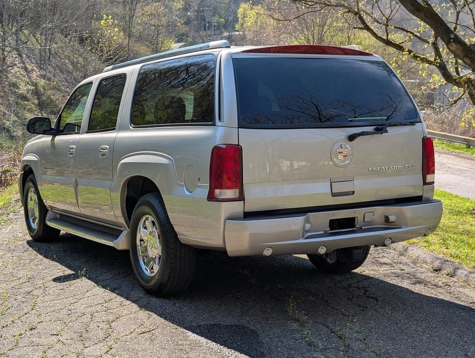 2004 Cadillac Escalade & EXT 2nd Gen - Image 28 of 31
