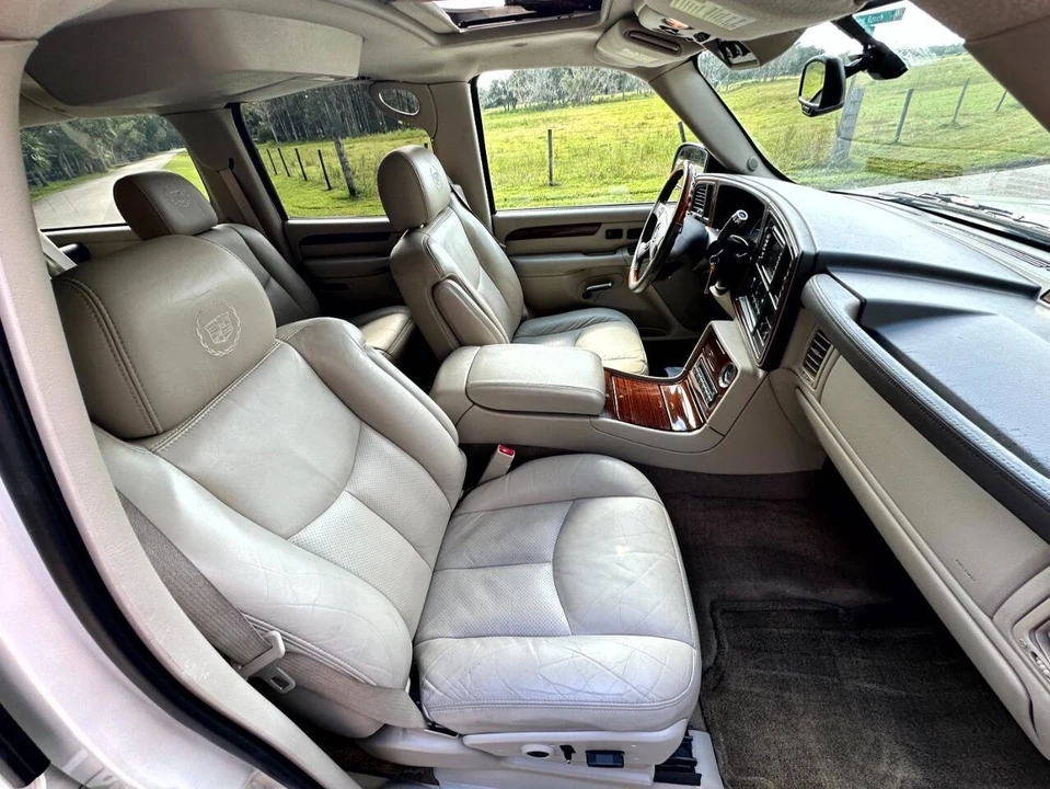 2004 Cadillac Escalade & EXT 2nd Gen - Image 14 of 21
