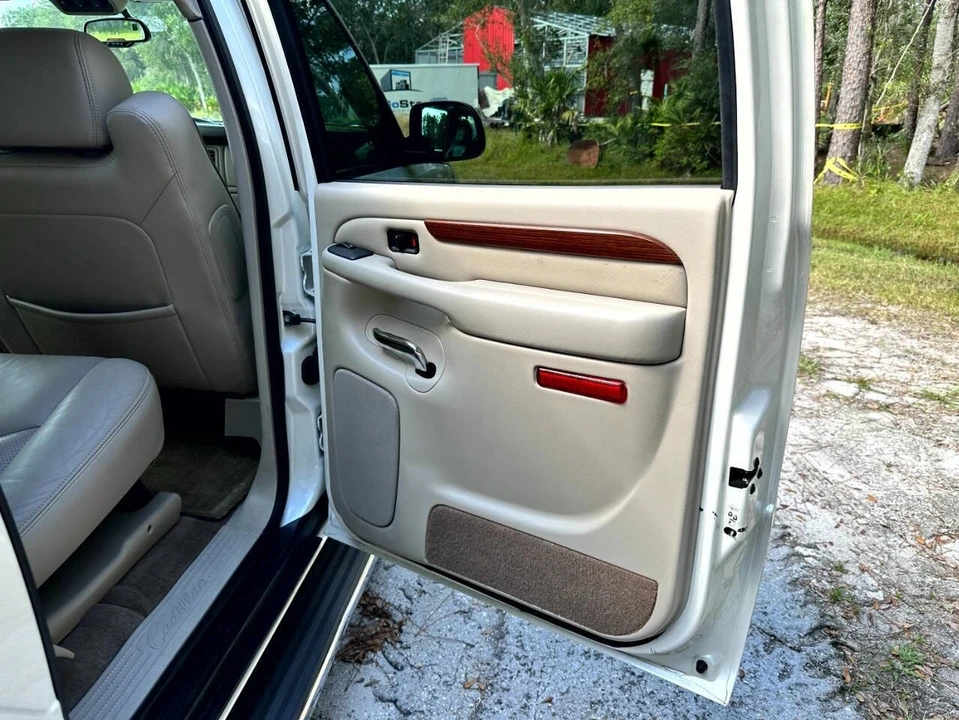 2004 Cadillac Escalade & EXT 2nd Gen - Image 17 of 21