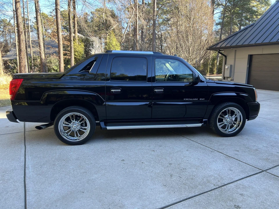 2004 Cadillac Escalade & EXT 2nd Gen - Image 11 of 31