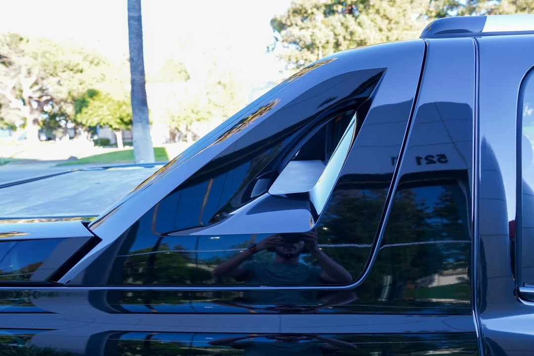 2004 Cadillac Escalade & EXT 2nd Gen - Image 31 of 31