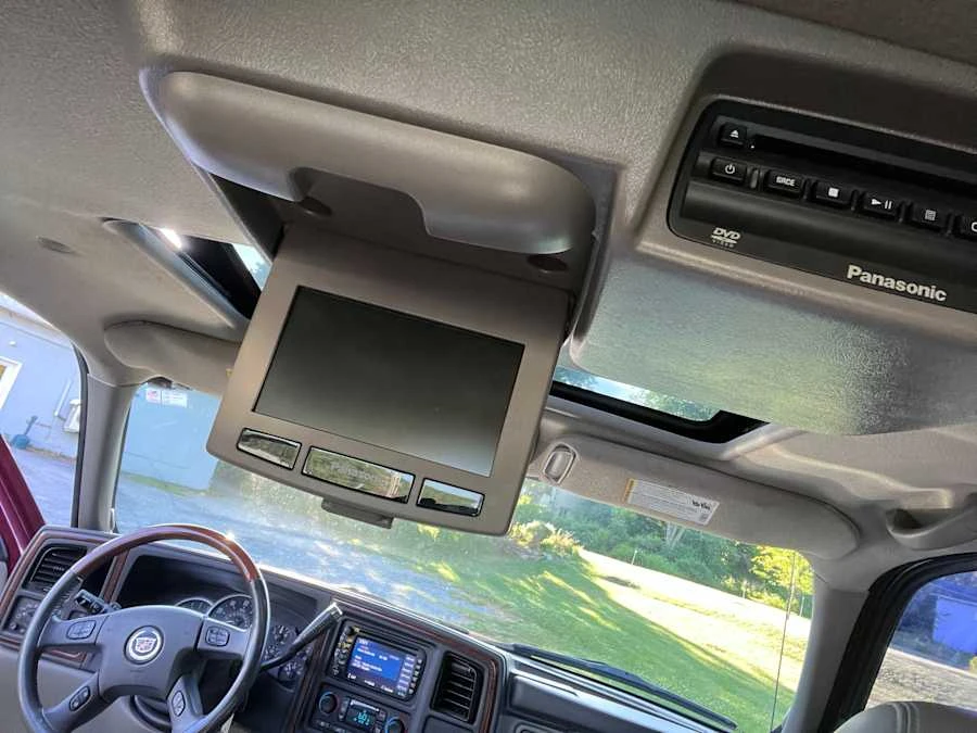 2004 Cadillac Escalade & EXT 2nd Gen - Image 18 of 31