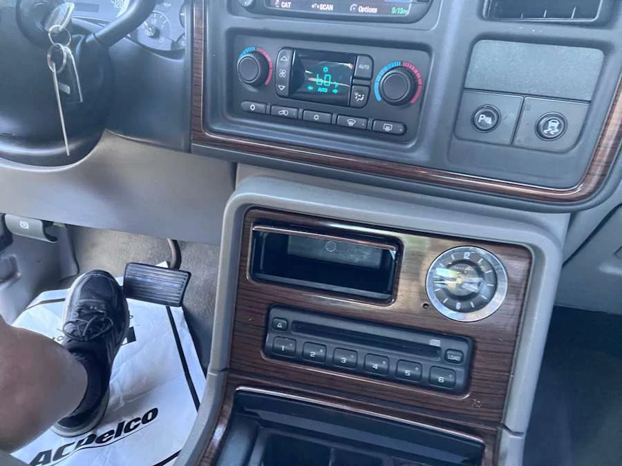 2004 Cadillac Escalade & EXT 2nd Gen - Image 24 of 31