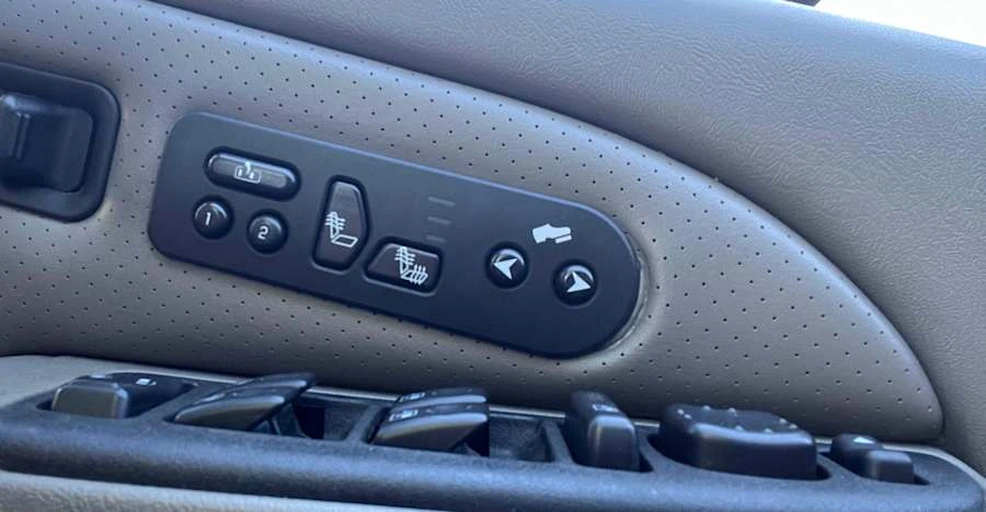 2004 Cadillac Escalade & EXT 2nd Gen - Image 20 of 31