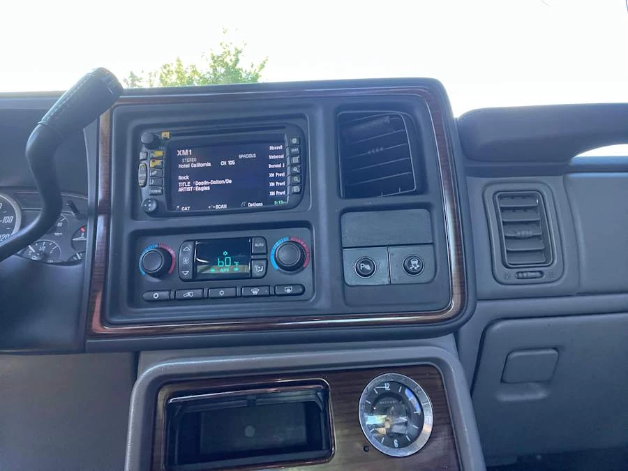 2004 Cadillac Escalade & EXT 2nd Gen - Image 23 of 31
