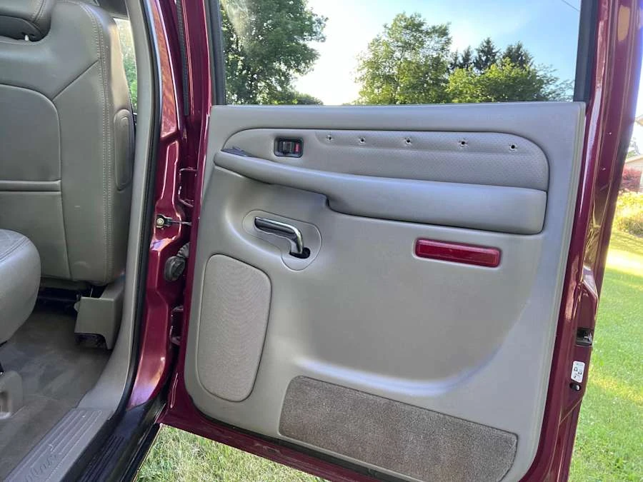 2004 Cadillac Escalade & EXT 2nd Gen - Image 27 of 31