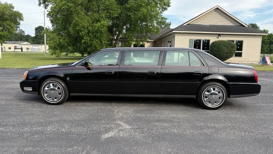 2004 Cadillac DeVille 8th Gen - Image 2 of 14
