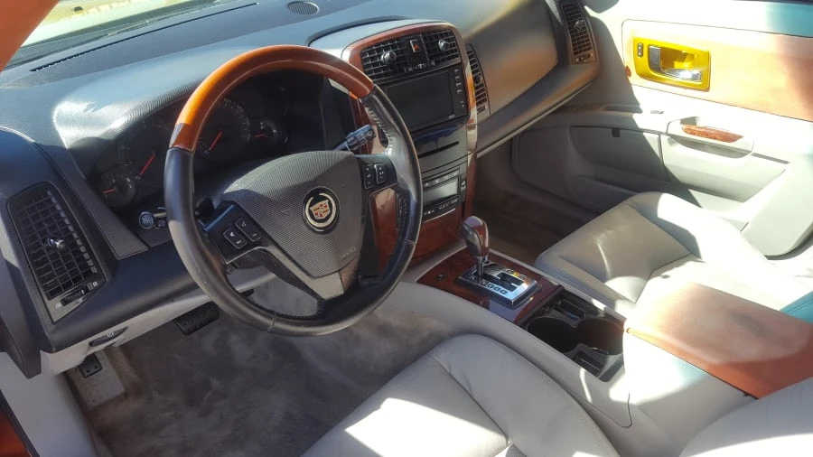 2004 Cadillac SRX - Image 6 of 12