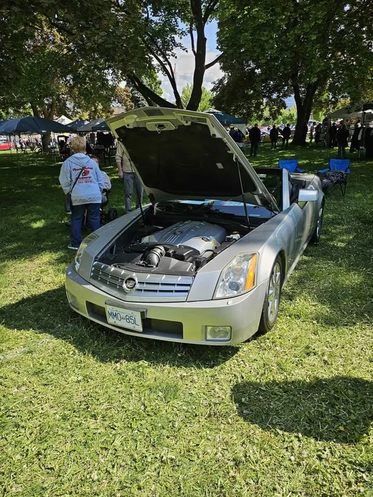 2004 Cadillac XLR - Image 2 of 9