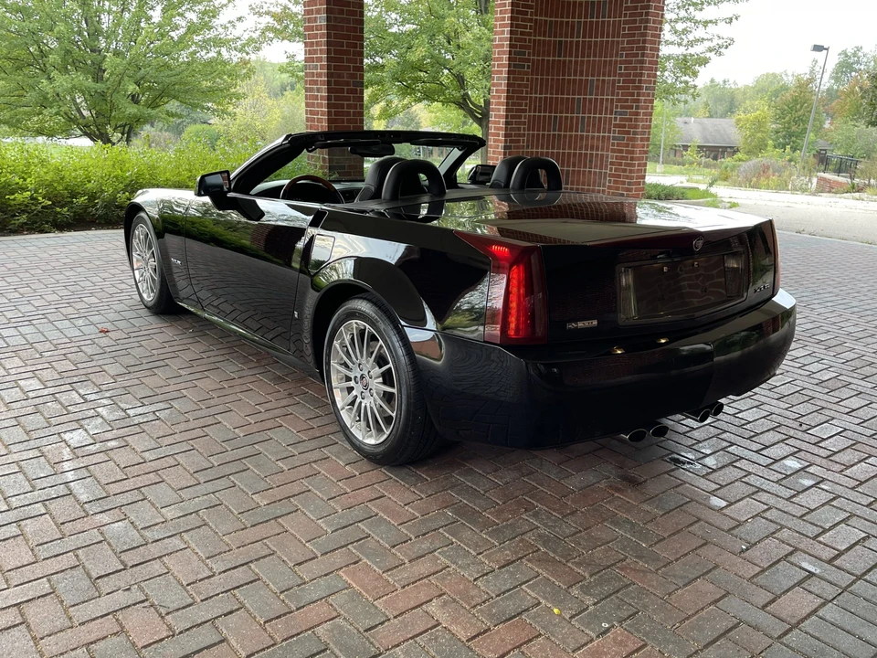 2004 Cadillac XLR - Image 26 of 31