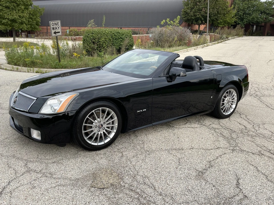 2004 Cadillac XLR - Image 19 of 31