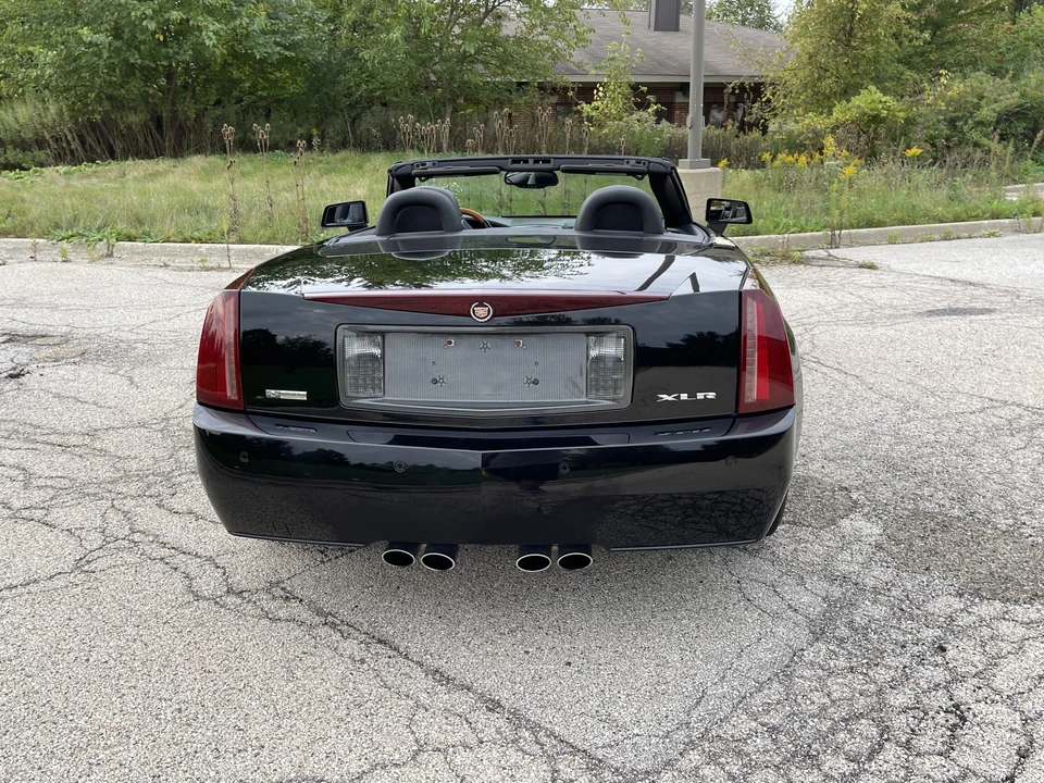 2004 Cadillac XLR - Image 21 of 31