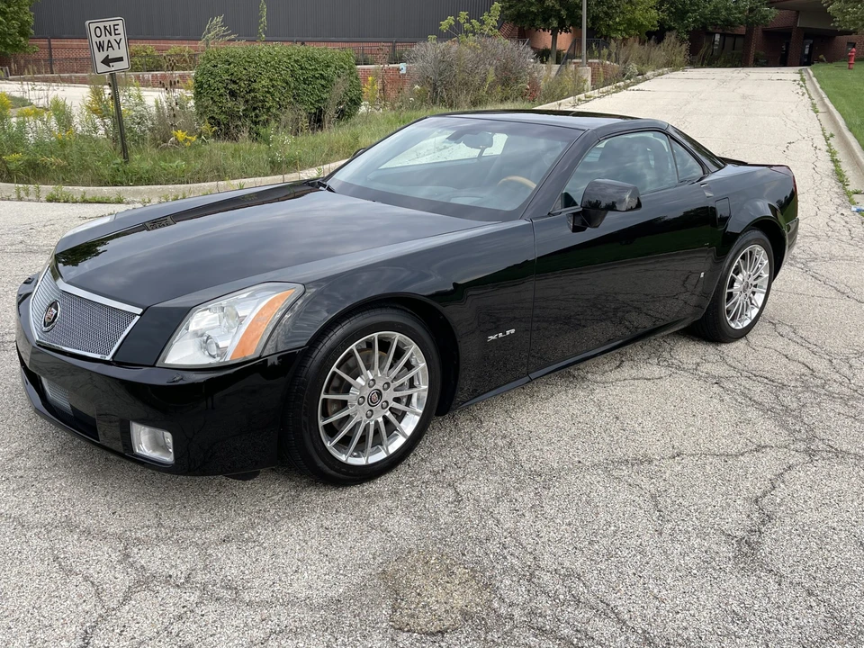 2004 Cadillac XLR - Image 2 of 31