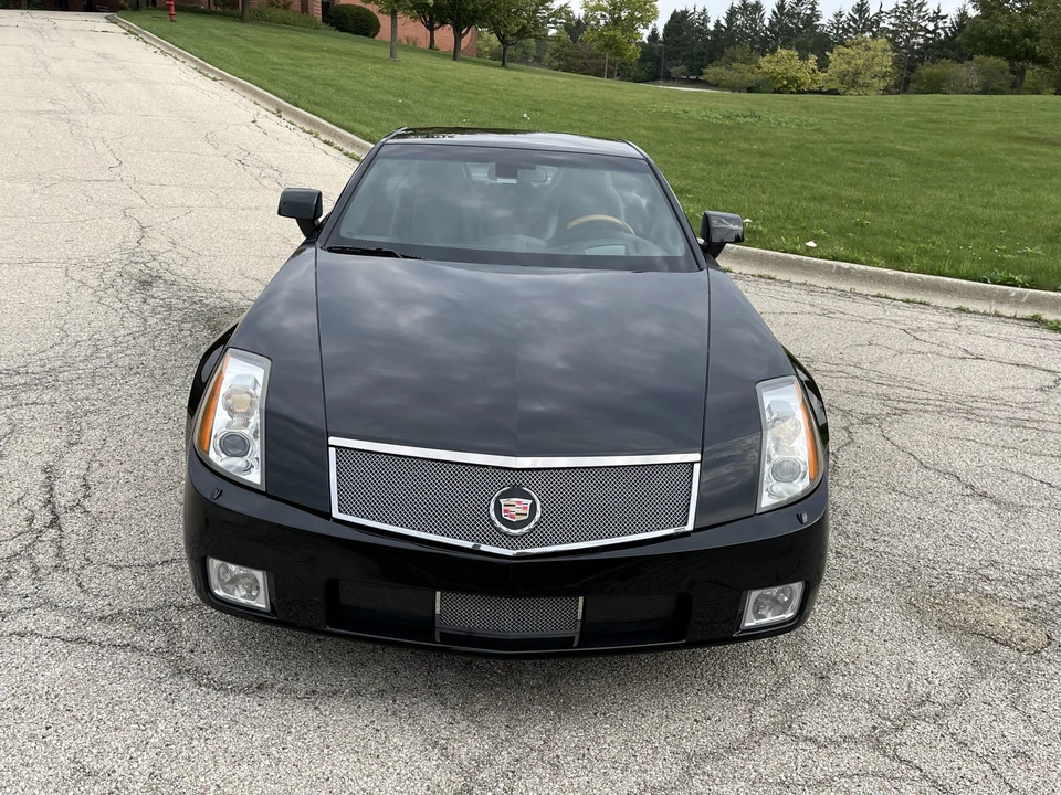 2004 Cadillac XLR - Image 9 of 31