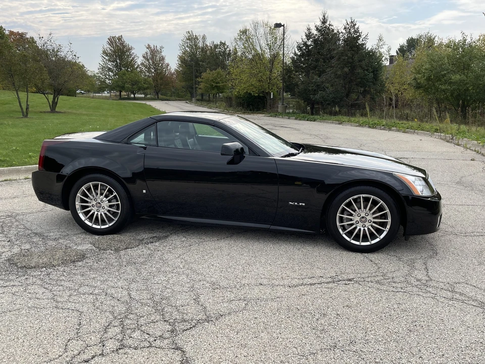 2004 Cadillac XLR - Image 7 of 31