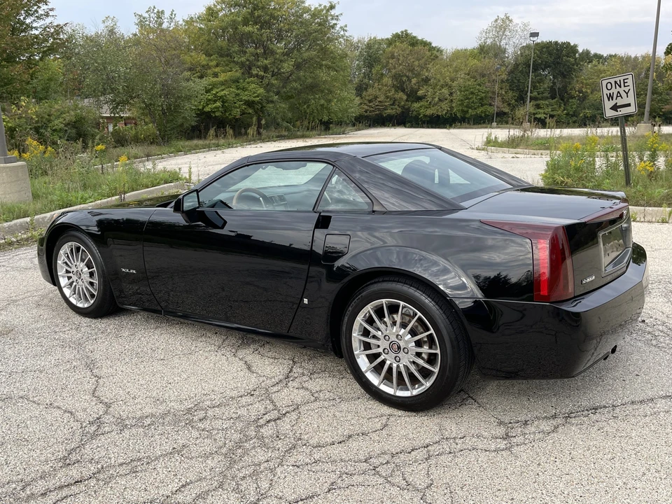 2004 Cadillac XLR - Image 3 of 31