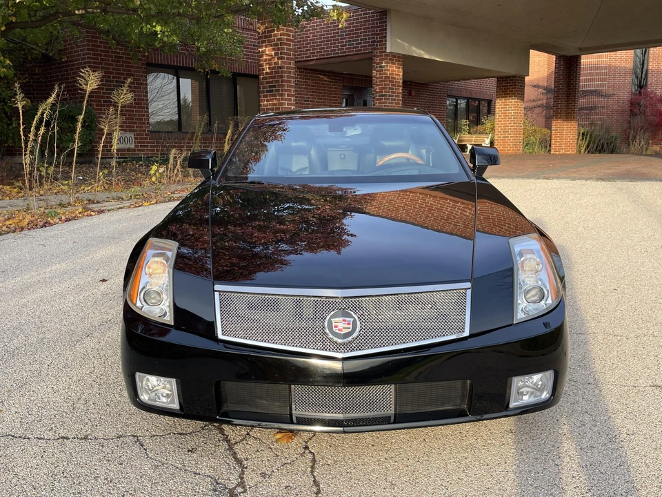 2004 Cadillac XLR - Image 17 of 31