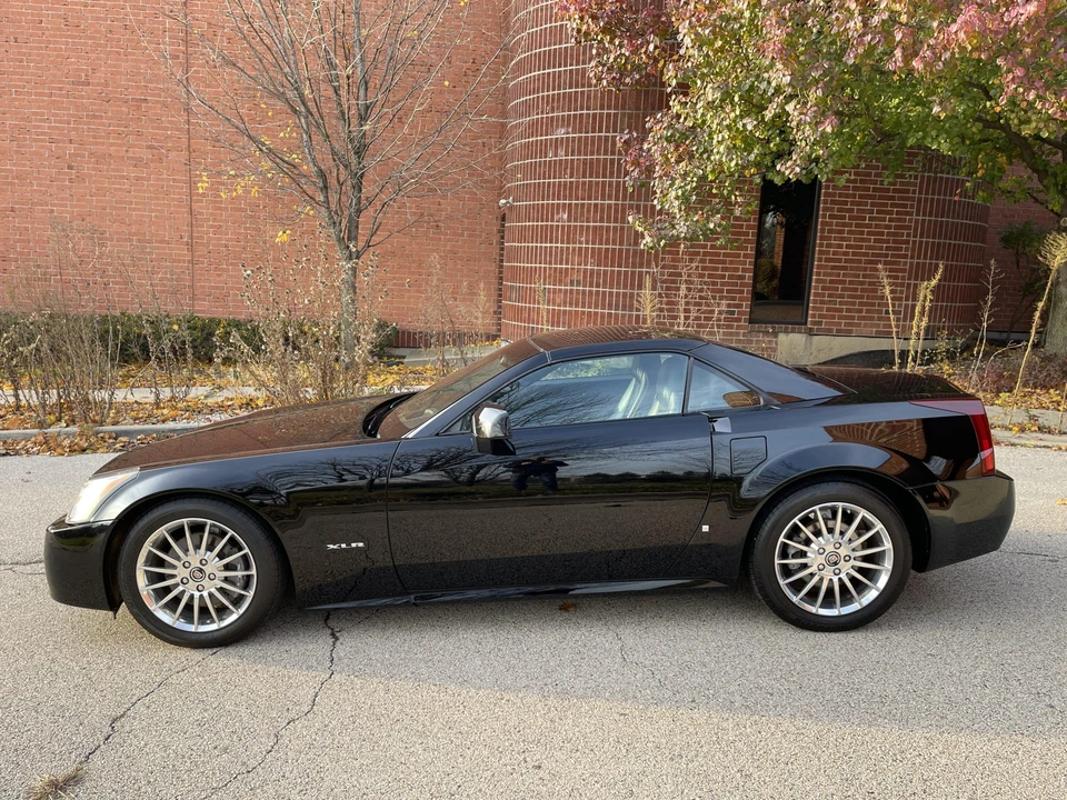 2004 Cadillac XLR - Image 11 of 31