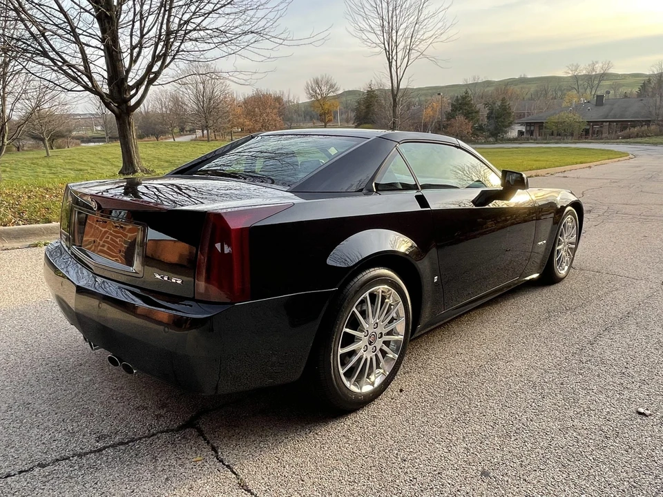 2004 Cadillac XLR - Image 14 of 31