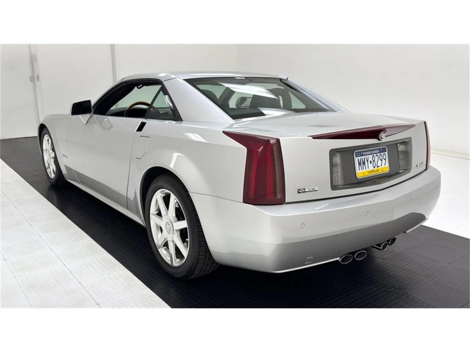 2004 Cadillac XLR - Image 7 of 31