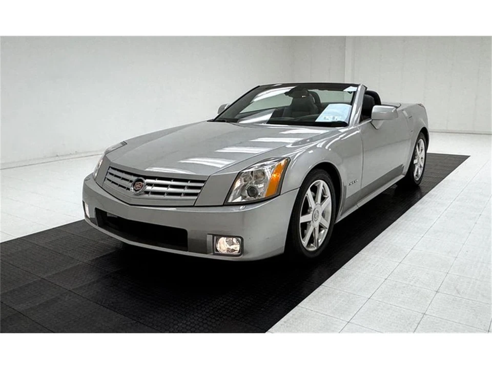 2004 Cadillac XLR - Image 3 of 31