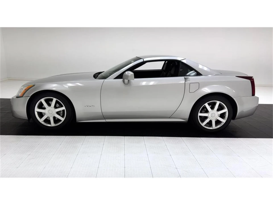 2004 Cadillac XLR - Image 4 of 31