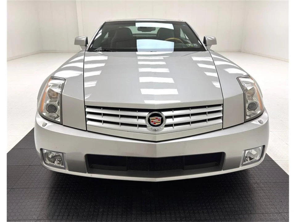 2004 Cadillac XLR - Image 14 of 31