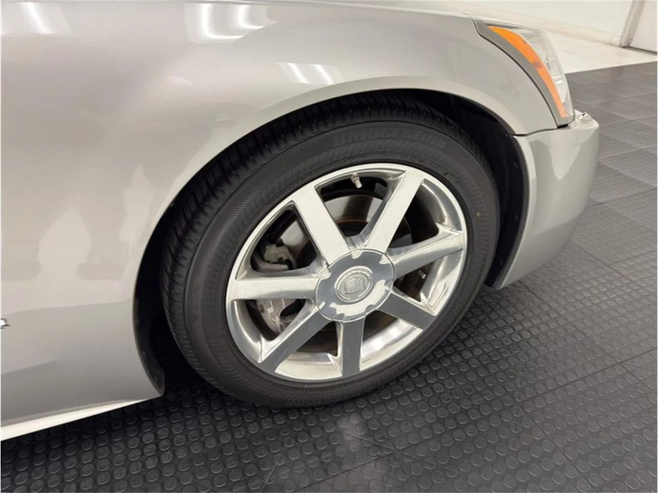 2004 Cadillac XLR - Image 29 of 31