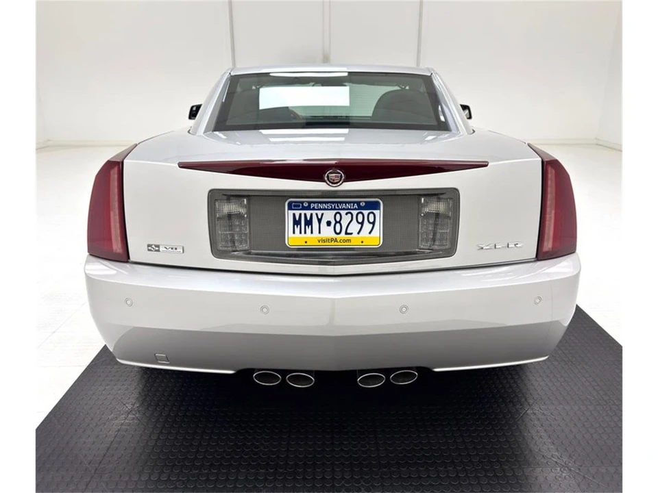 2004 Cadillac XLR - Image 10 of 31